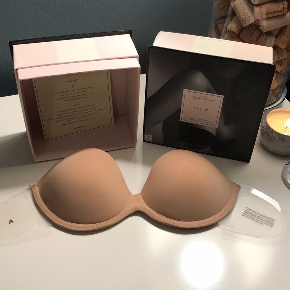 NWOT Victoria’s Secret strapless backless nude bra
